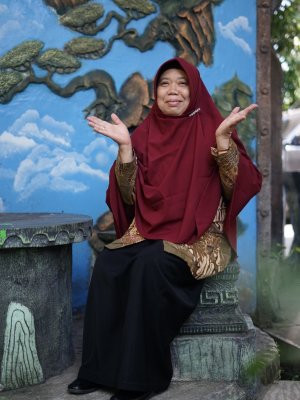 NURHAYATI, S.Pd NURHAYATI, S.Pd
