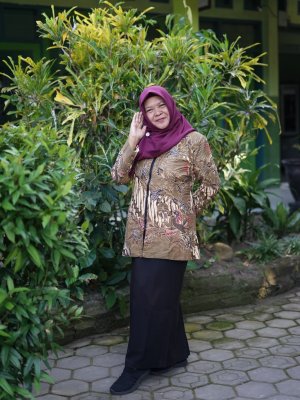 Dra. Yuvita Sumariani Dra. Yuvita Sumariani