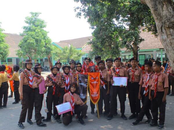 Selamat & Sukses! Pramuka SMPN 3 Plosoklaten Ukir Prestasi Gemilang di Ajang Lomba Tingkat II (LT-II) Selamat & Sukses! Pramuka SMPN 3 Plosoklaten Ukir Prestasi Gemilang di Ajang Lomba Tingkat II (LT-II)